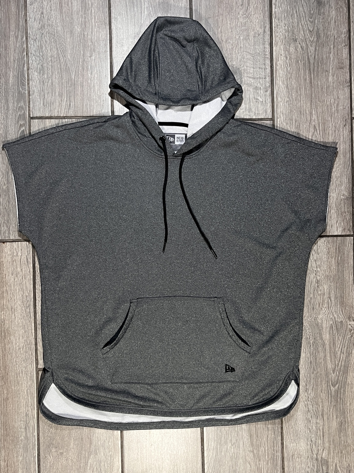 Hoodie New Era sin mangas talla L - Imagen 2